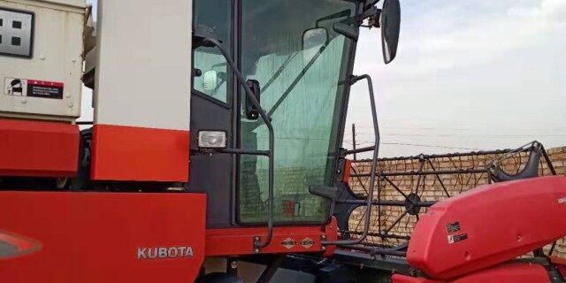 久保田PRO100收割机