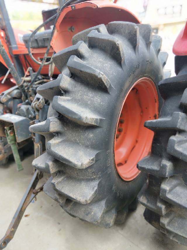 久保田M854K拖拉机