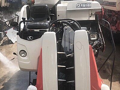 久保田208收割机