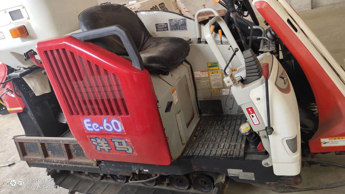 洋马ee60半喂入联合收割机