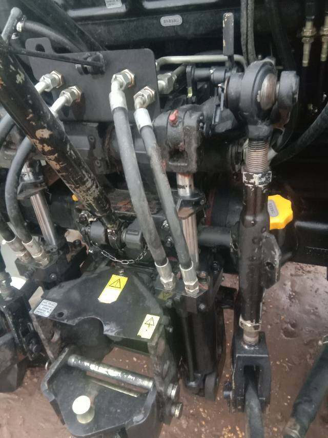 雷沃M1204D拖拉机