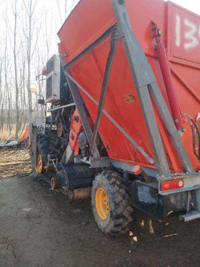英虎4YZB-4C型玉米收获机