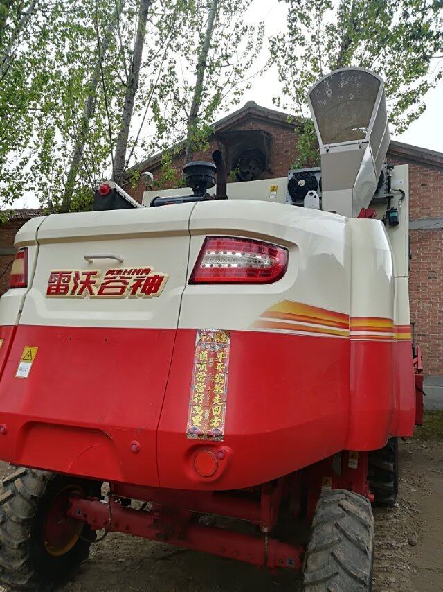 福田雷沃GE80小麦收割机