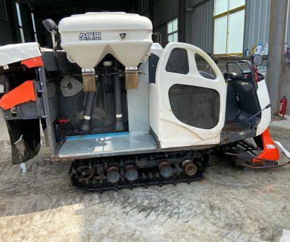 久保田208收割机