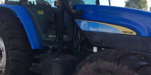 纽荷兰TM140拖拉机