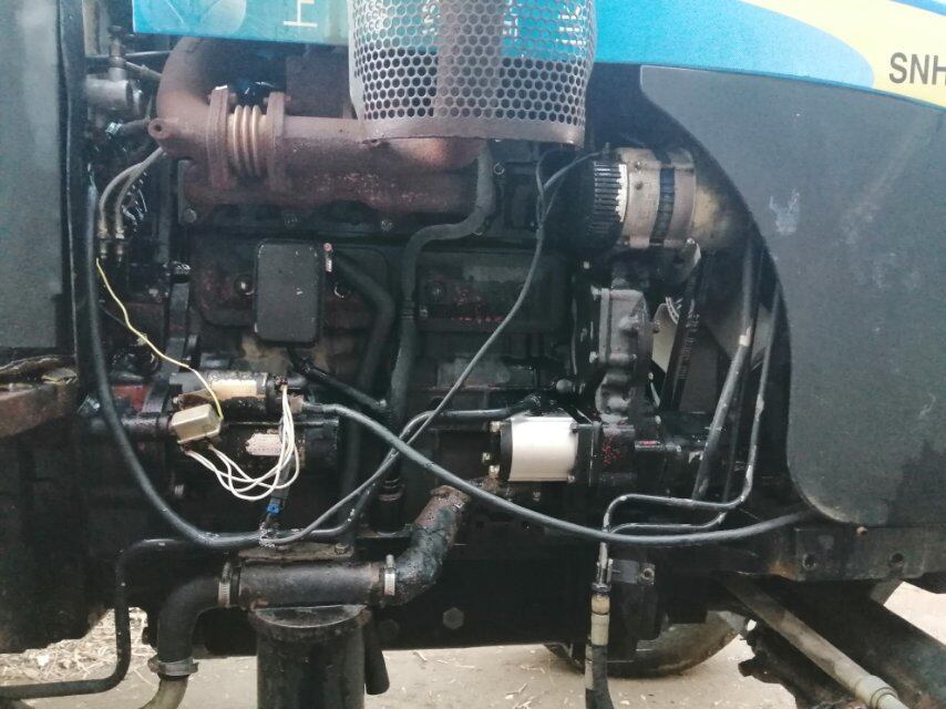 上海纽荷兰SNH1000拖拉机