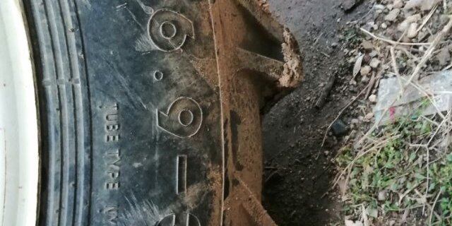 上海纽荷兰SNH1000拖拉机