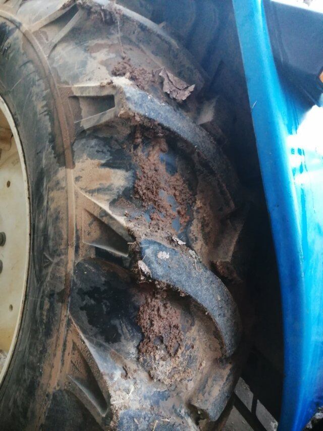 上海纽荷兰SNH1000拖拉机