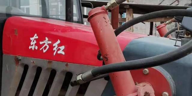 东方红C902履带拖拉机