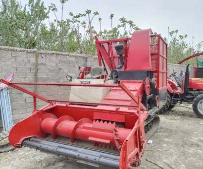 中聯(lián)重科1000型履帶青儲機(jī)