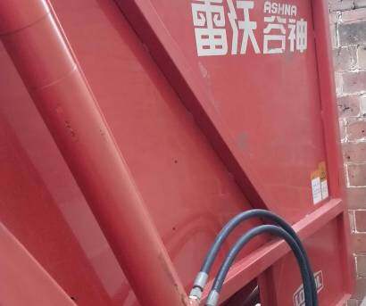 雷沃谷神CC04莖穗兼收玉米收獲機(jī)
