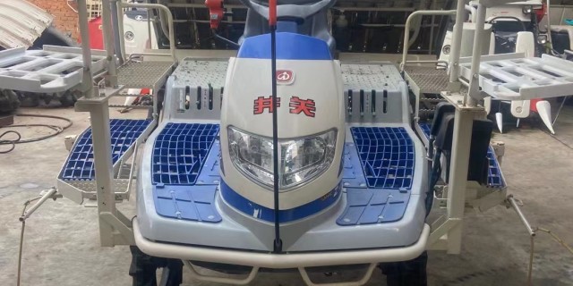 东风井关PZ80乘坐式高速插秧机