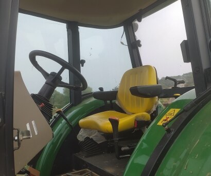 迪爾5E1004拖拉機(jī)