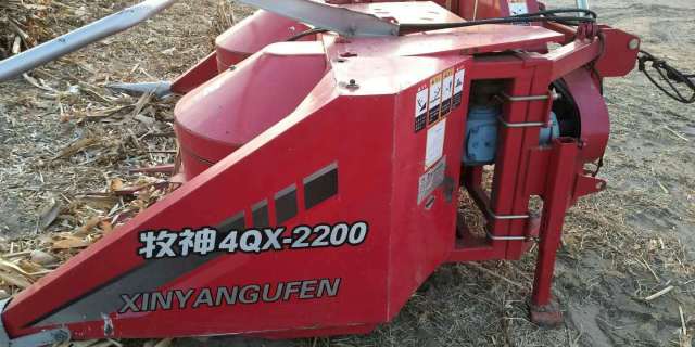新疆牧神4QX-2200型青（黄）贮饲料收获机