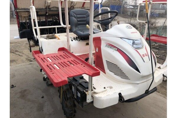 洋马高速乘坐式插秧机