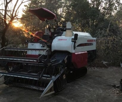 洋馬AW85G全喂入收割機