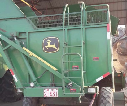 出售2013年约翰迪尔y210玉米收割机