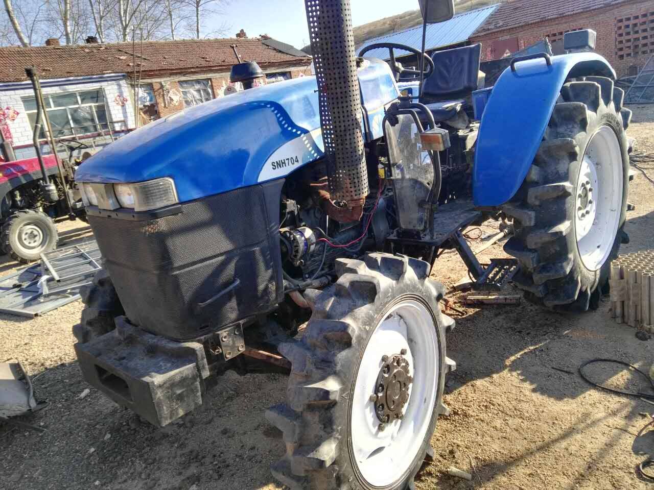 出售2012年纽荷兰704拖拉机