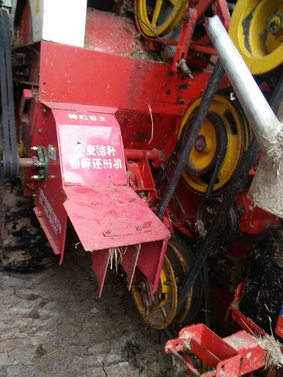 出售2013年雷沃谷神ge25小麦收割机