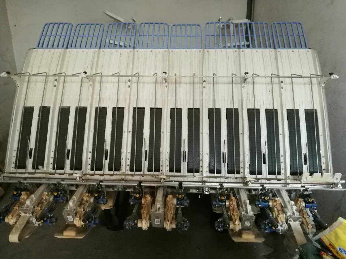 东风井关PZ80-25乘坐式高速插秧机