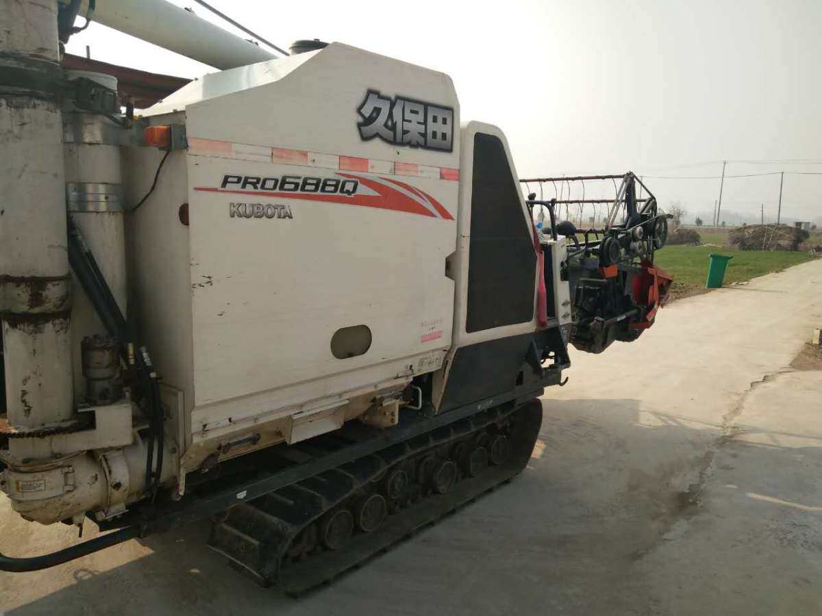 久保田688收割机