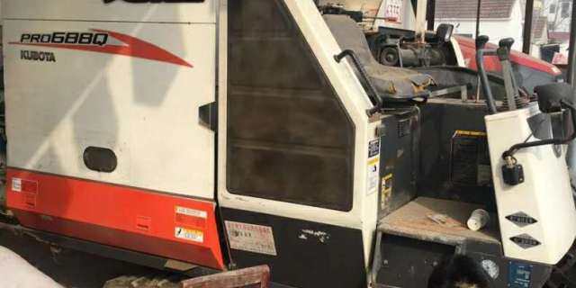 久保田688收割机