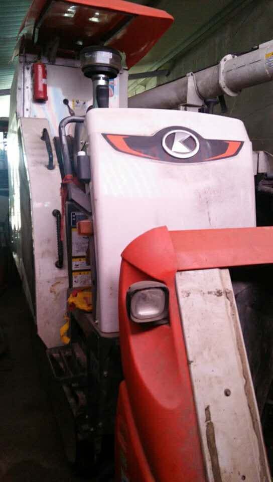 久保田888收割机