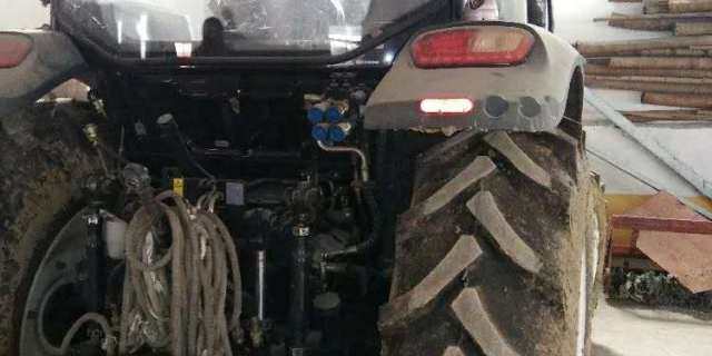 雷沃M1204拖拉机