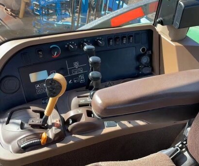 约翰迪尔7m2204拖拉机