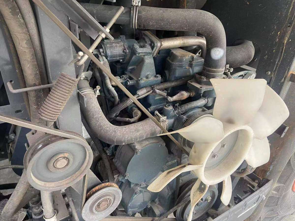 久保田4LZ-6A2（PRO1108）全喂入轮式收割机