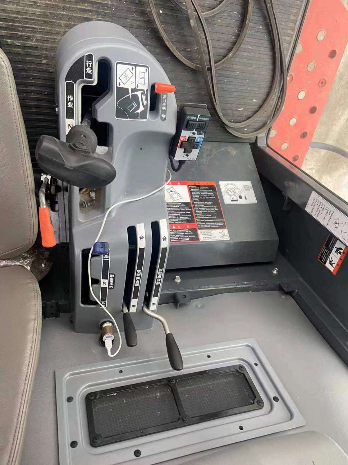 久保田4LZ-6A2（PRO1108）全喂入轮式收割机