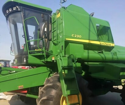 約翰迪爾C230聯(lián)合收割機(jī)