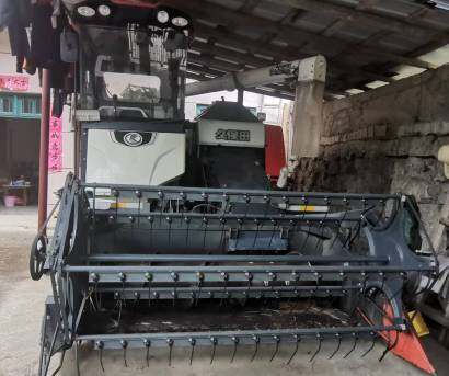 久保田4LZ-4J（PRO988Q-Q）全喂入履帶收割機(jī)