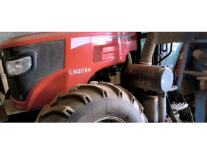 东方红LN2004型轮式拖拉机