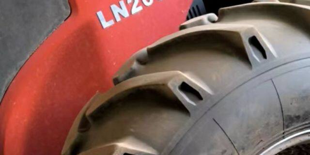 东方红LN2004轮式拖拉机