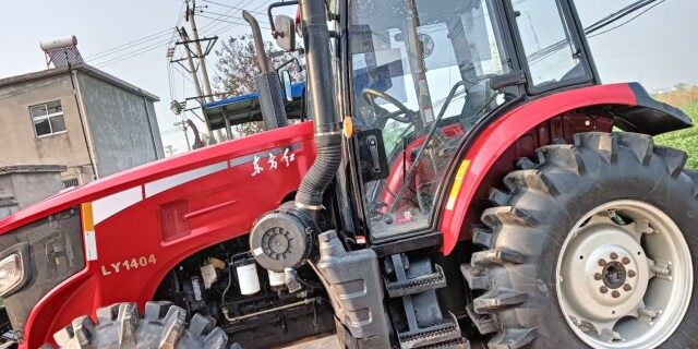 东方红LY1404拖拉机
