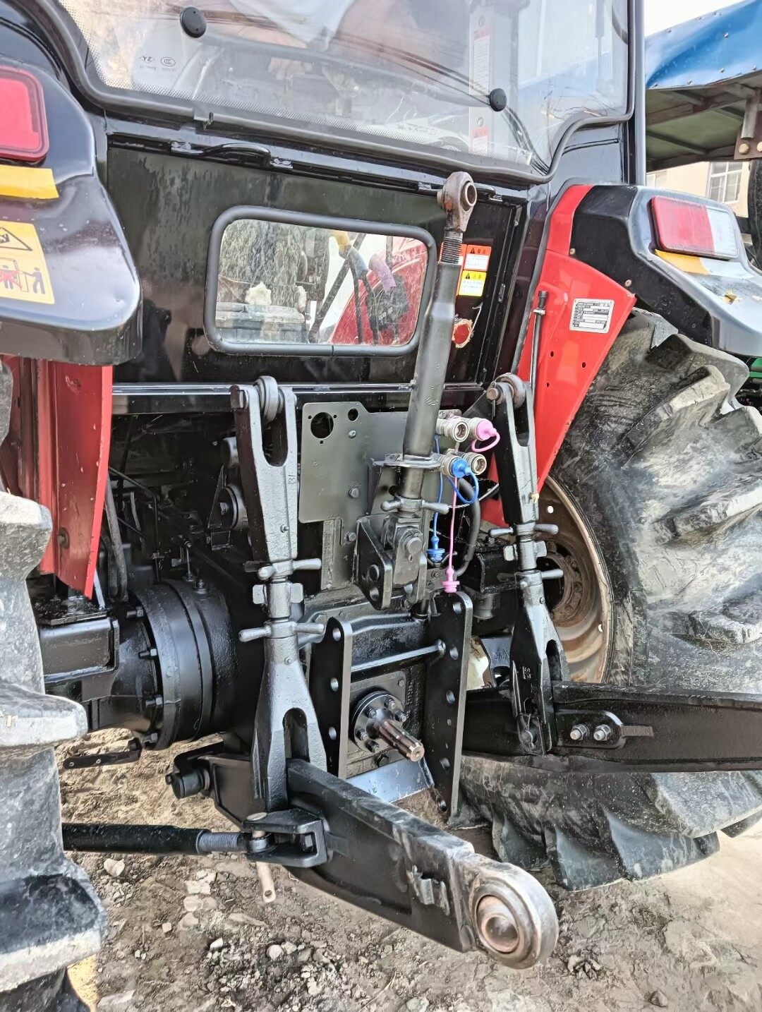 东方红LY1404拖拉机