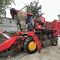 雷沃谷神4YZ-4B6玉米收割机