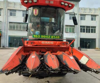 巨明玉米收割機(jī)