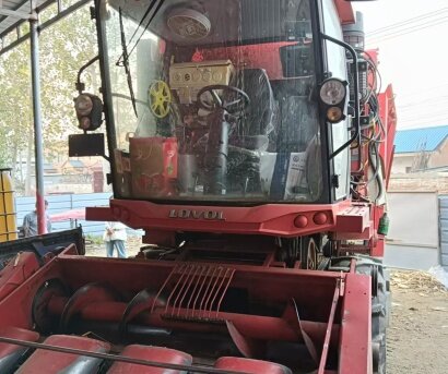 雷沃谷神CC04(4YZ-4B6)玉米收割機