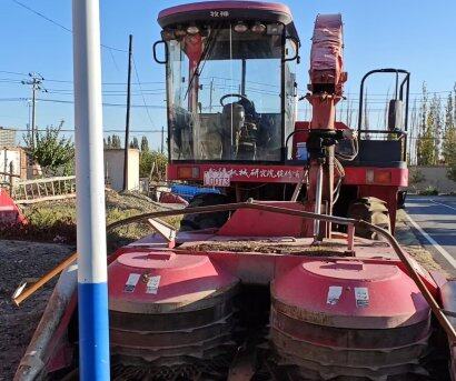 新疆牧神4QZ-3000A型自走式青（黃）貯飼料收獲機
