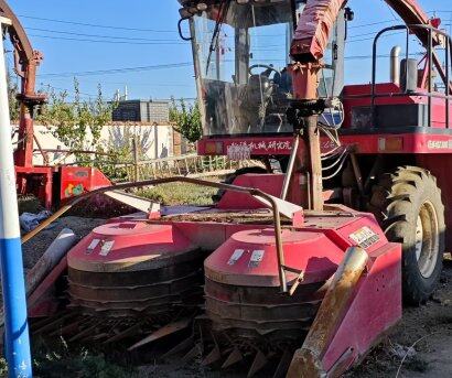 新疆牧神4QZ-3000A型自走式青（黃）貯飼料收獲機