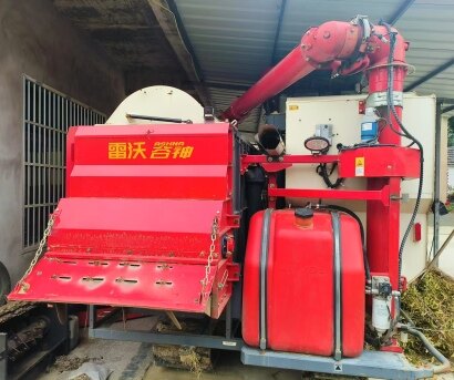 雷沃谷神RG70神領航谷物聯合收獲機