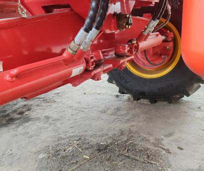 雷沃4YZ-4EP玉米收割機(jī)