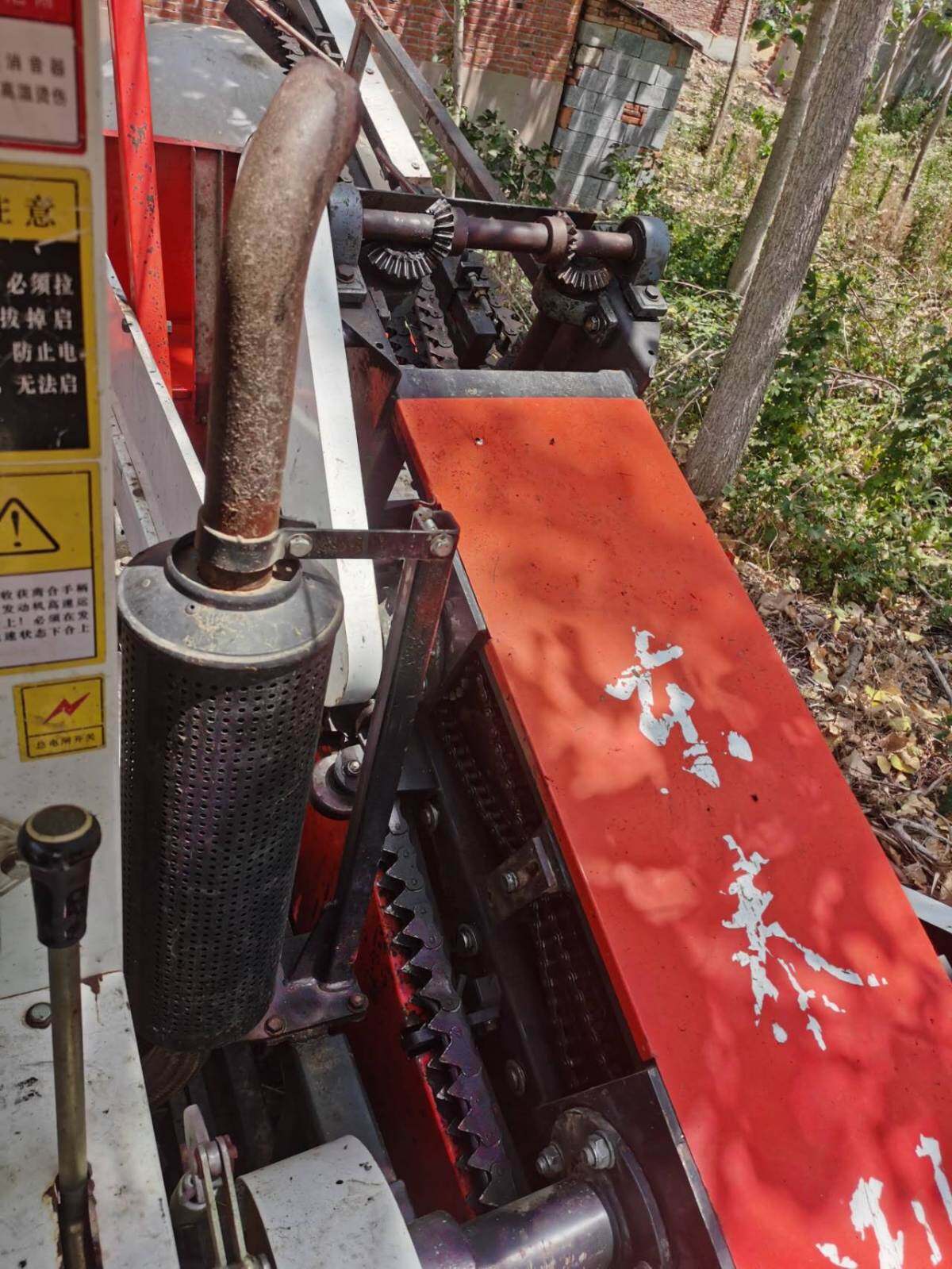 东泰花生收获机