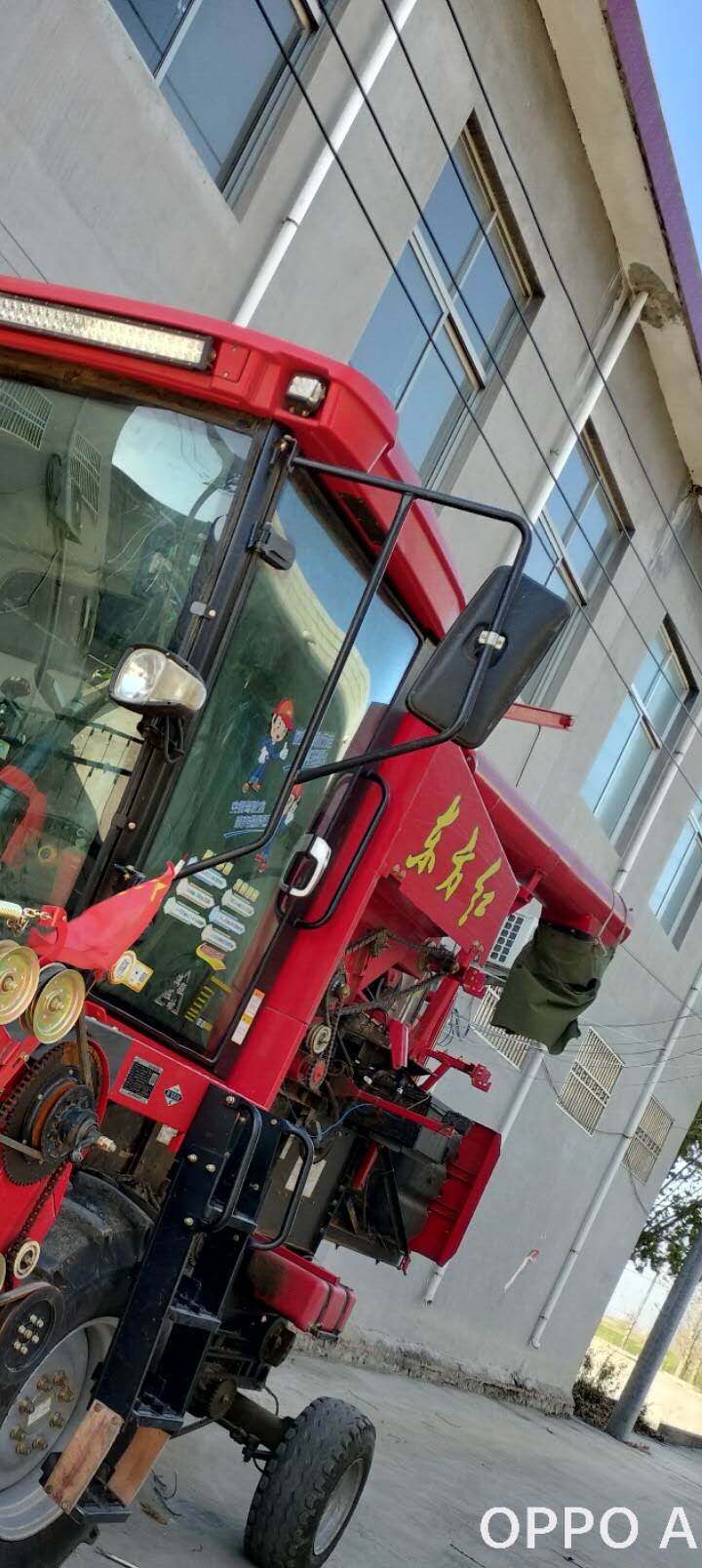 东方红收割机