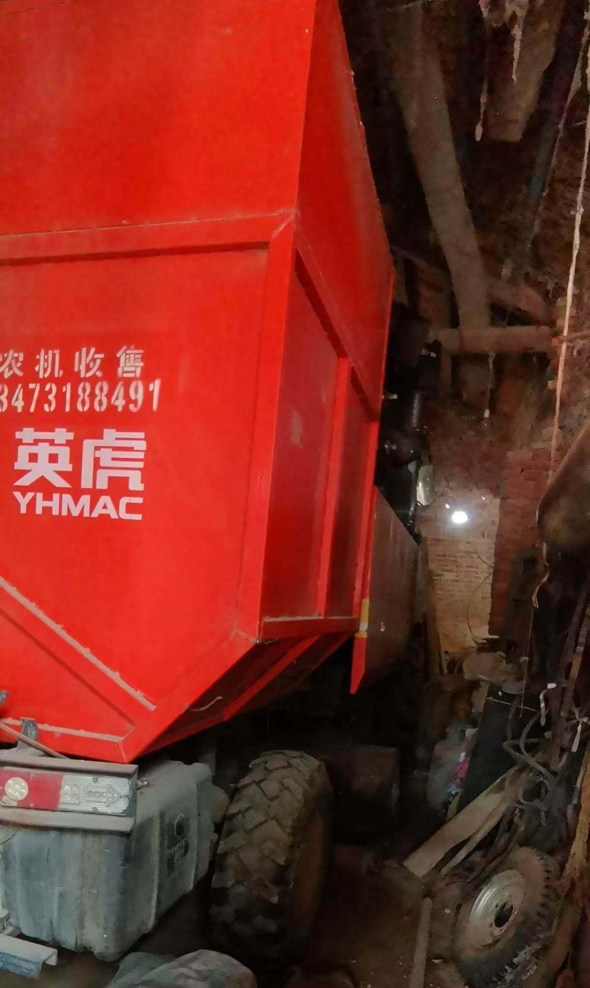 河北英虎4YZB-4J自走式玉米收获机