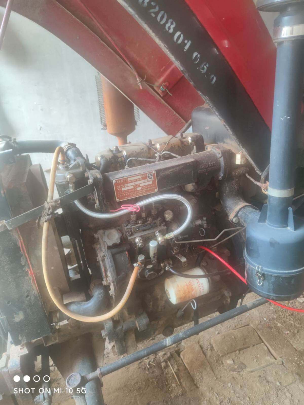东方红MF400拖拉机