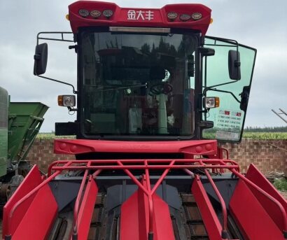 金大豐4YZP-4FC自走式玉米收獲機(jī)