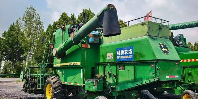 约翰迪尔w100联合收割机